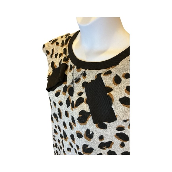 Chic Leopard Print Crew Neck Pullover Medium Loose fit Comfort Oh So Soft! - Picture 4 of 8